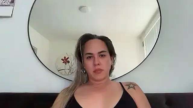 SarahMonclair – webcam model profile photo Image 5